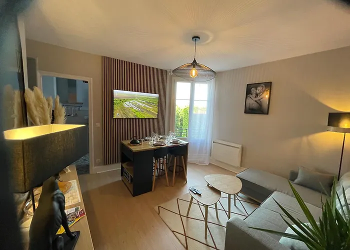 Le Treize Au Coeur Du Bouchon Apartment