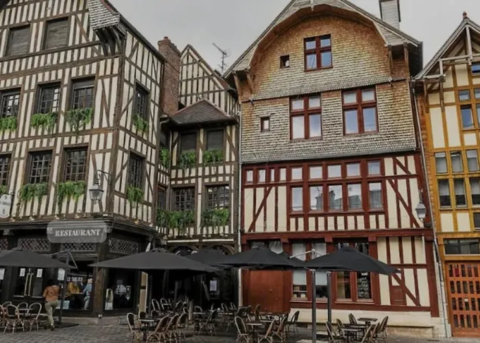 Le Treize Au Coeur Du Bouchon Apartment Troyes